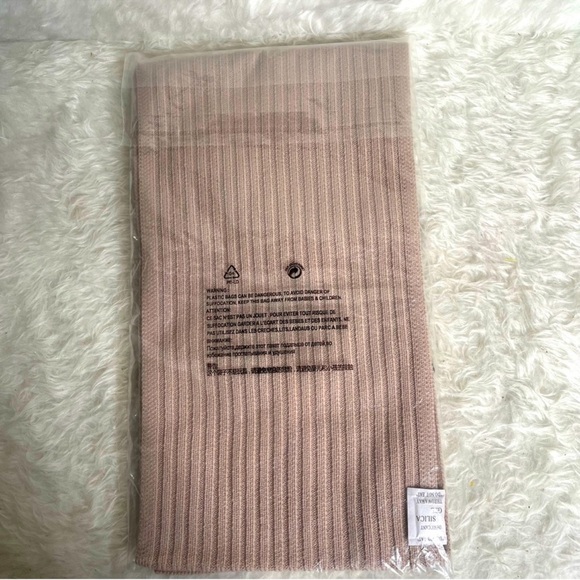 New ALLSAINTS Blush Rib Mix Knit Wool Blend Scarf Wrap, Blush/Pink - Picture 3 of 5